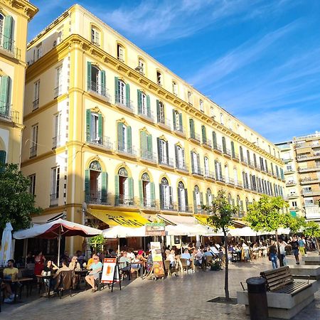 Private Rooms In Historic Building On The Square マラガ エクステリア 写真