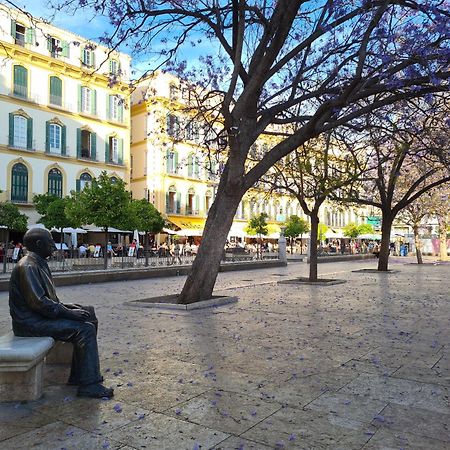 Private Rooms In Historic Building On The Square マラガ エクステリア 写真