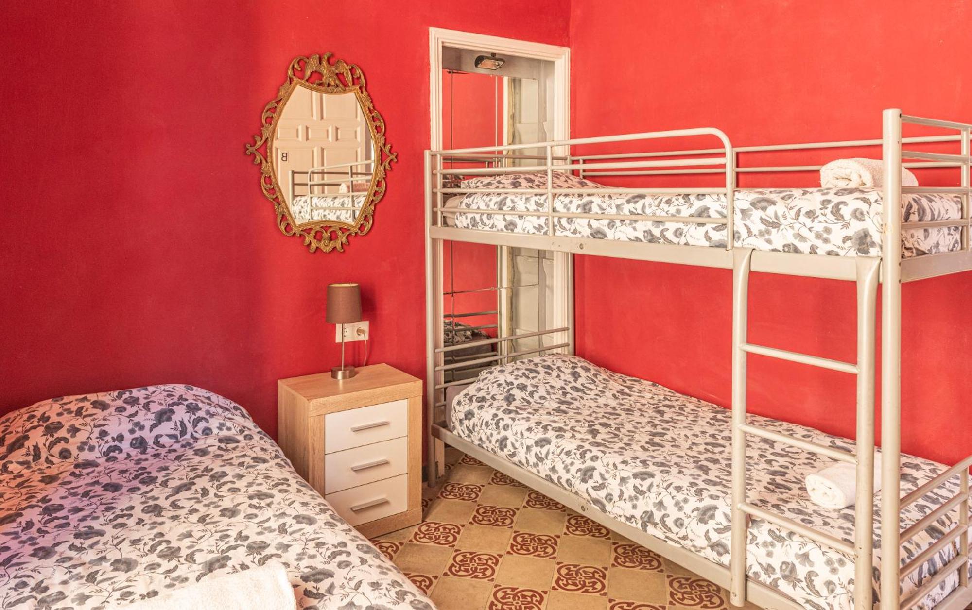 Private Rooms In Historic Building On The Square マラガ エクステリア 写真