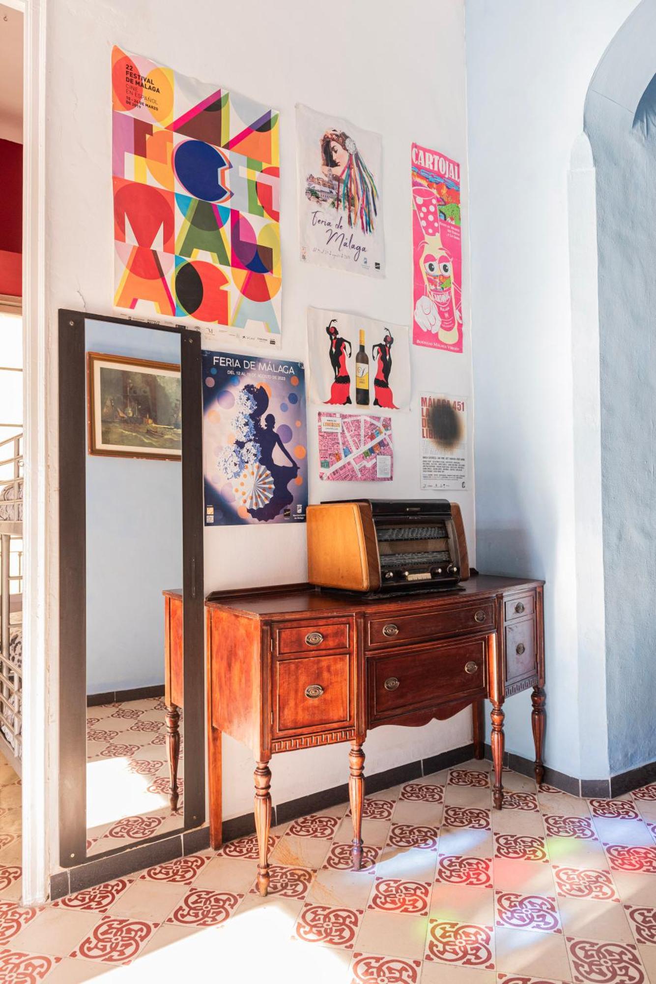 Private Rooms In Historic Building On The Square マラガ エクステリア 写真
