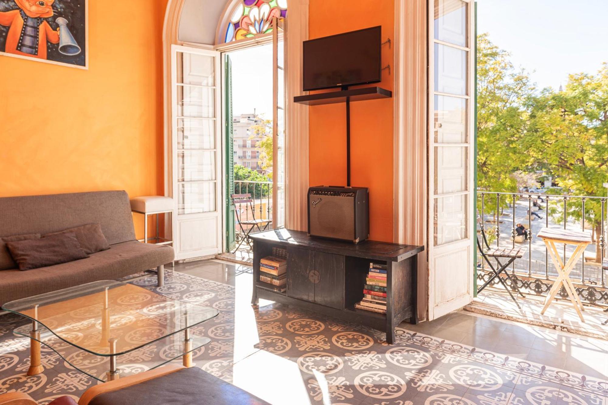Private Rooms In Historic Building On The Square マラガ エクステリア 写真