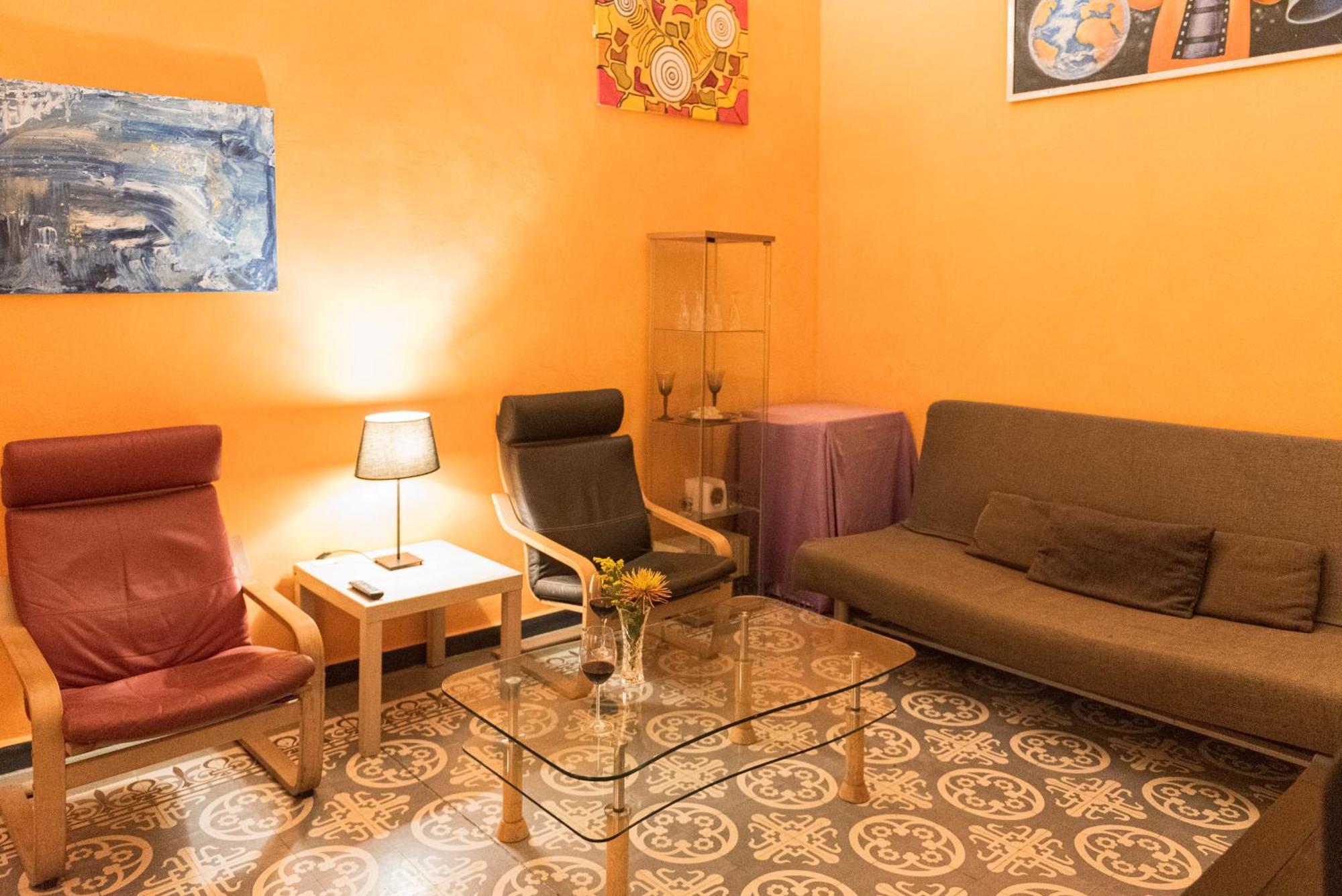 Private Rooms In Historic Building On The Square マラガ エクステリア 写真